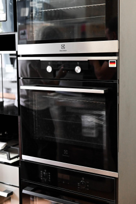 Электрический духовой шкаф Electrolux OKF5C70X