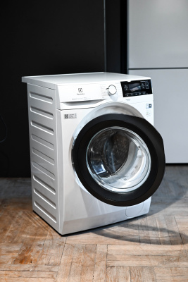 Стиральная машина Electrolux SteamCare 700 EW7F348AW