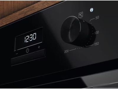 Электрический духовой шкаф Electrolux LOH3H00BK