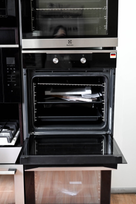 Электрический духовой шкаф Electrolux OKF5C70X