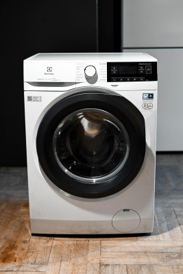 Стиральная машина Electrolux SteamCare 700 EW7F348AW