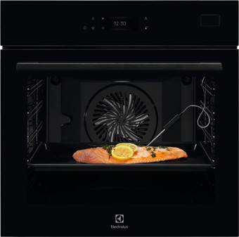 Электрический духовой шкаф Electrolux SteamBoost 800 COB8S39WZ