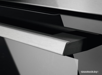 Электрический духовой шкаф Electrolux EOE7P31X