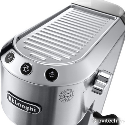 Рожковая помповая кофеварка DeLonghi Dedica EC 685.M