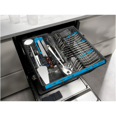 Встраиваемая посудомоечная машина Electrolux EES48200L