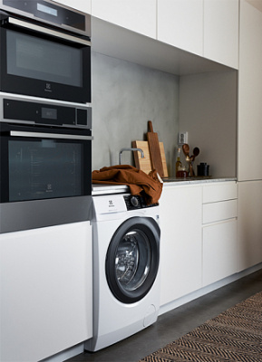 Стирально-сушильная машина Electrolux EW7WR468W