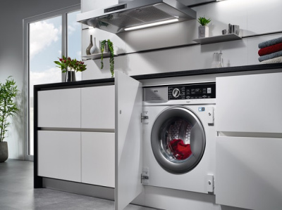 Стирально-сушильная машина AEG L8WBE68SI
