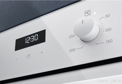 Электрический духовой шкаф Electrolux EOF5F50BV